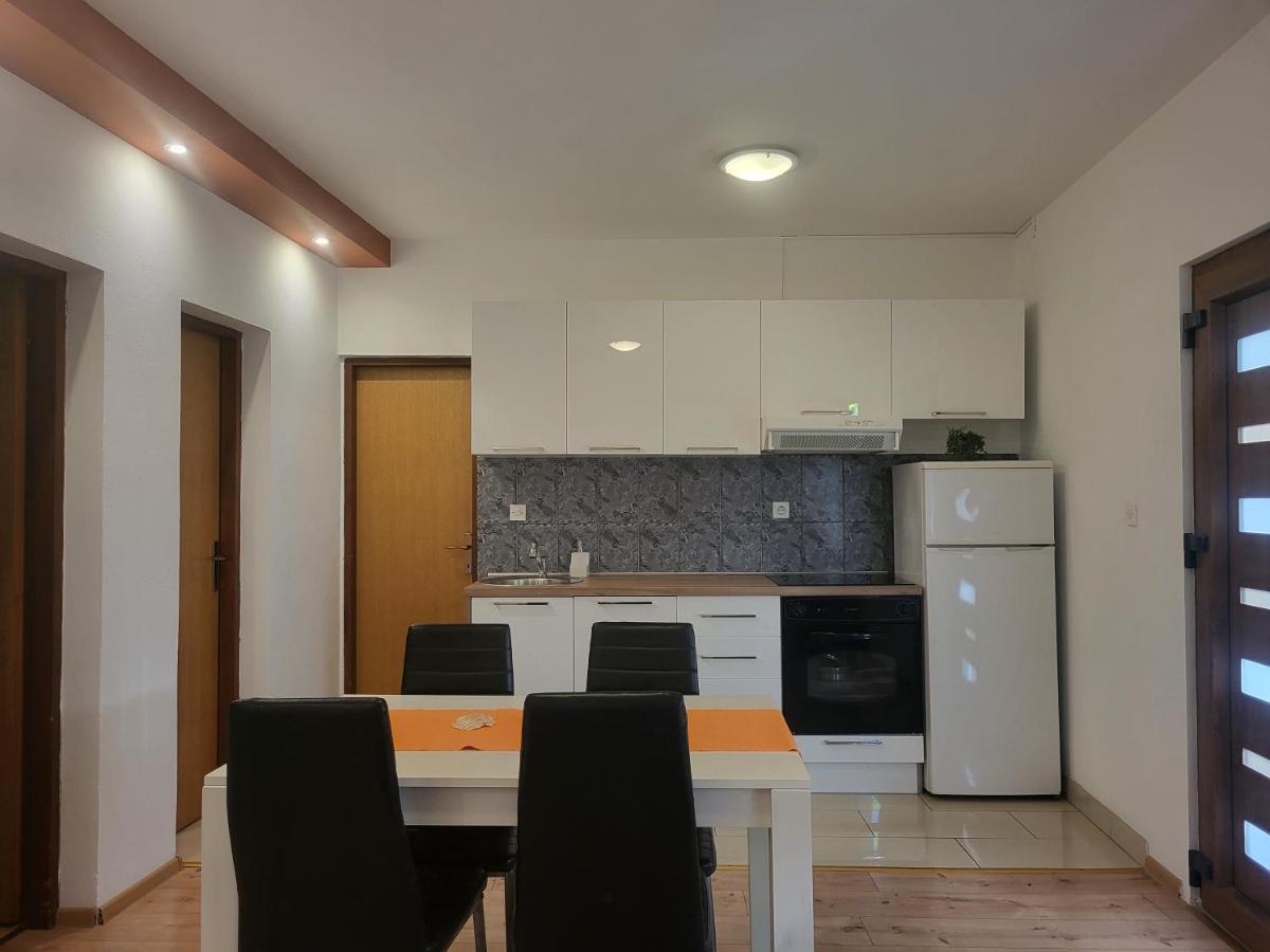 Apartments Lola Biograd na Moru Kültér fotó