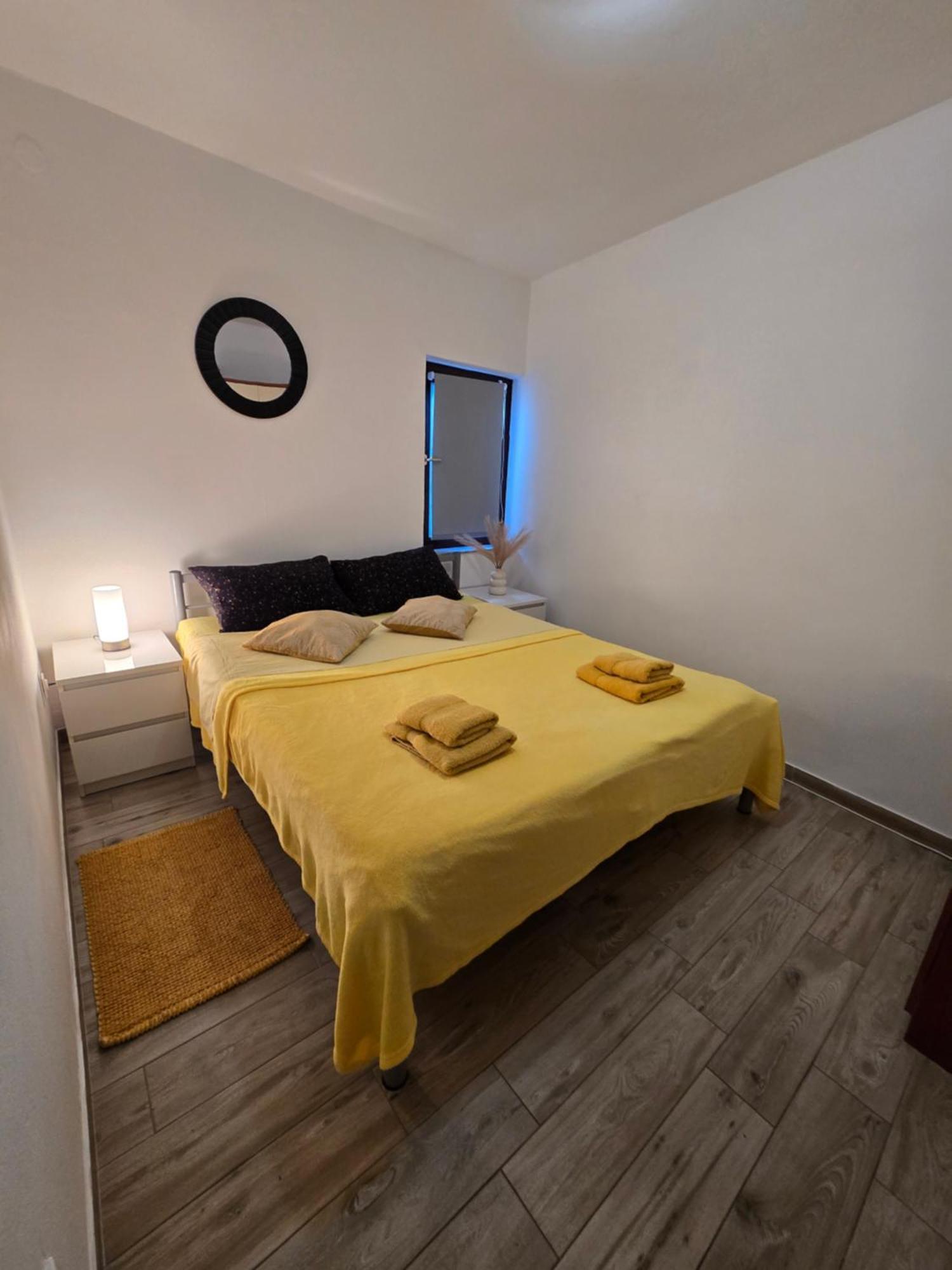 Apartments Lola Biograd na Moru Kültér fotó