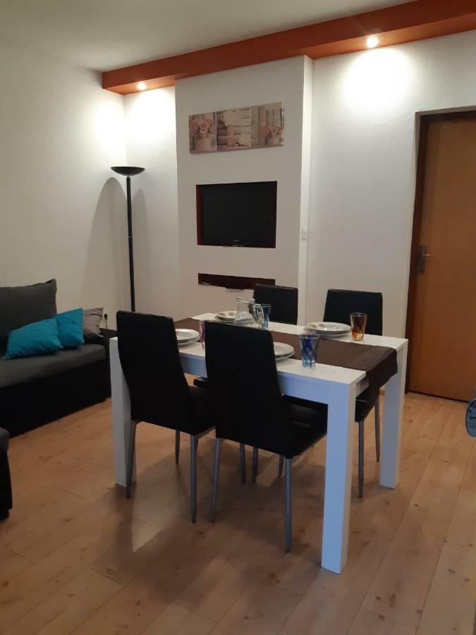 Apartments Lola Biograd na Moru Kültér fotó